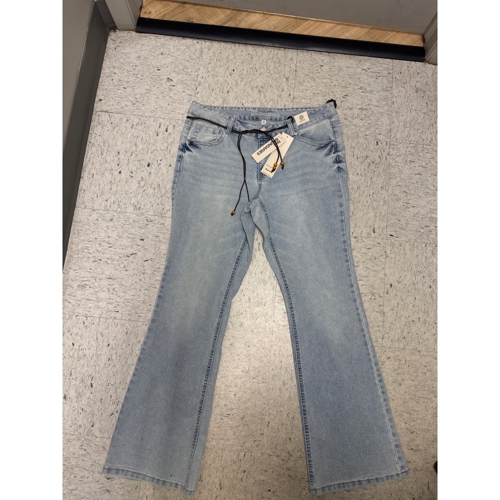 No Boundaries Womens Novelty Stitch Bootcut Jeans Super Light Wash NB36HQ265861